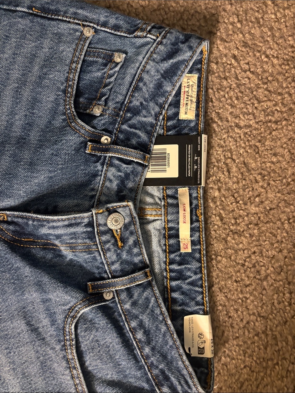 Levi's Low Loose Blue Straight-Leg Women's Jeans 25x32 - Picture 3 of 6